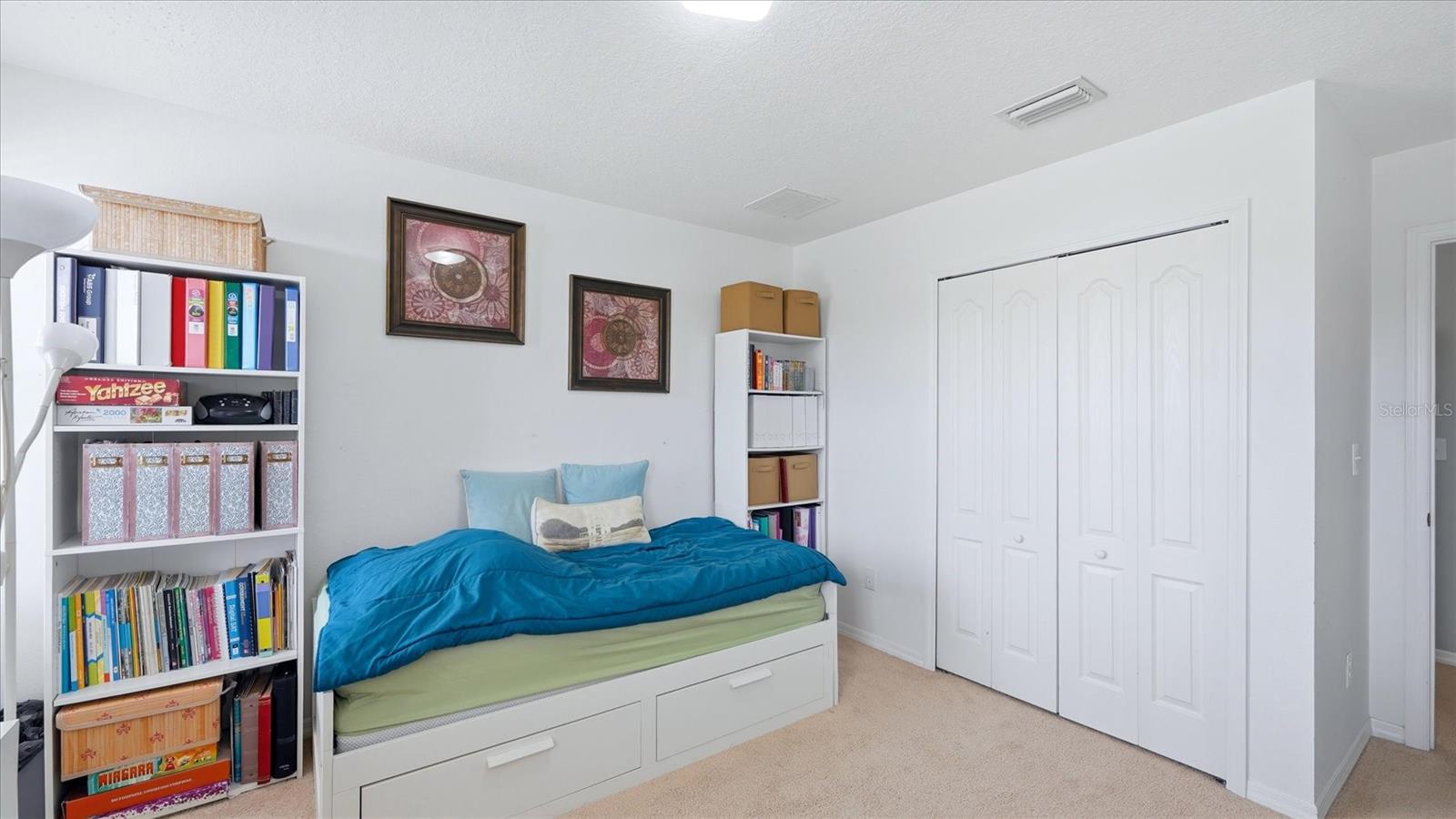 OAK VISTAS - Residential