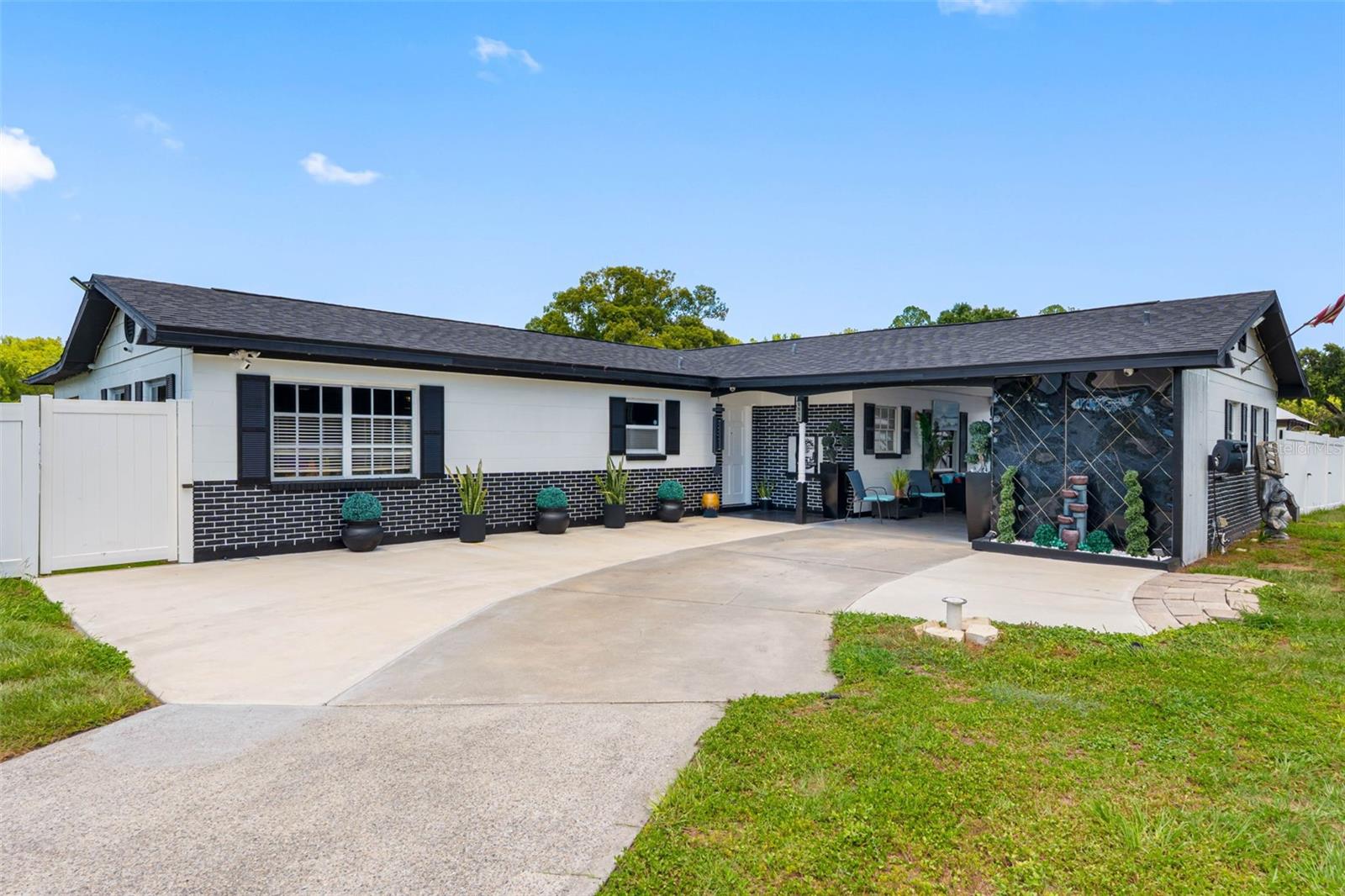 LECLARE ESTATES - Residential