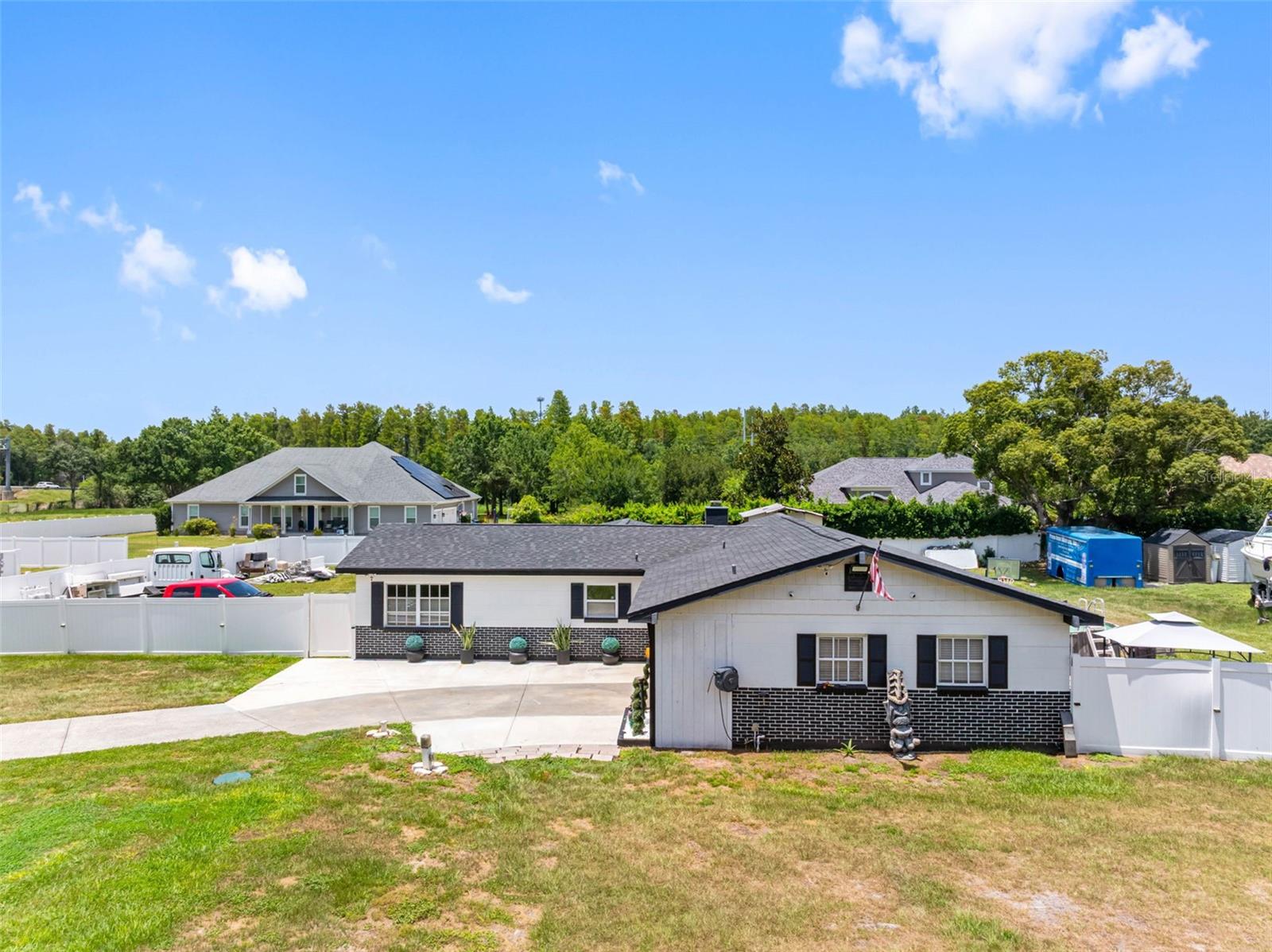 LECLARE ESTATES - Residential