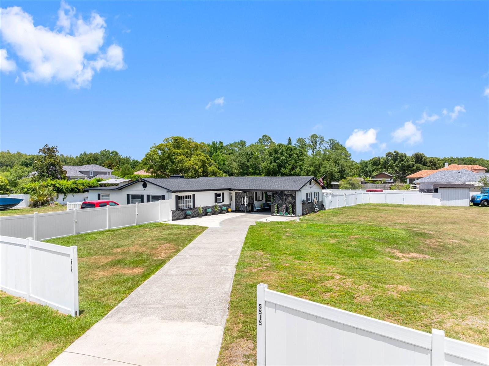 LECLARE ESTATES - Residential