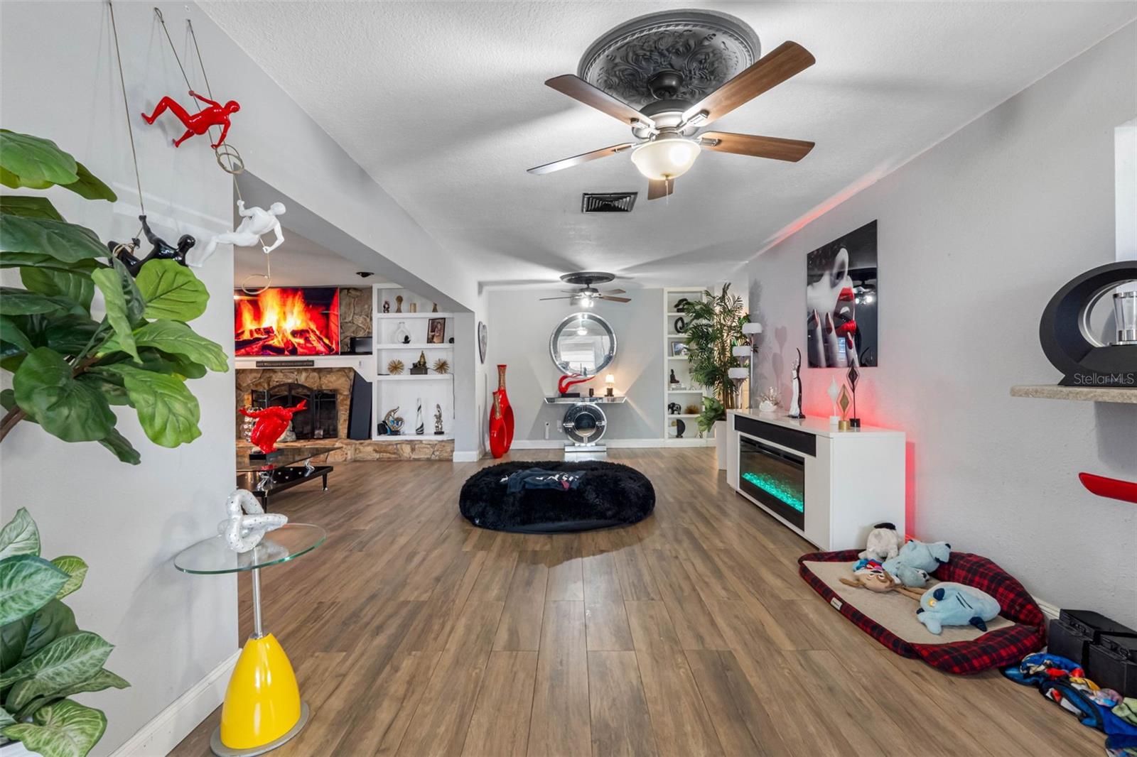 LECLARE ESTATES - Residential
