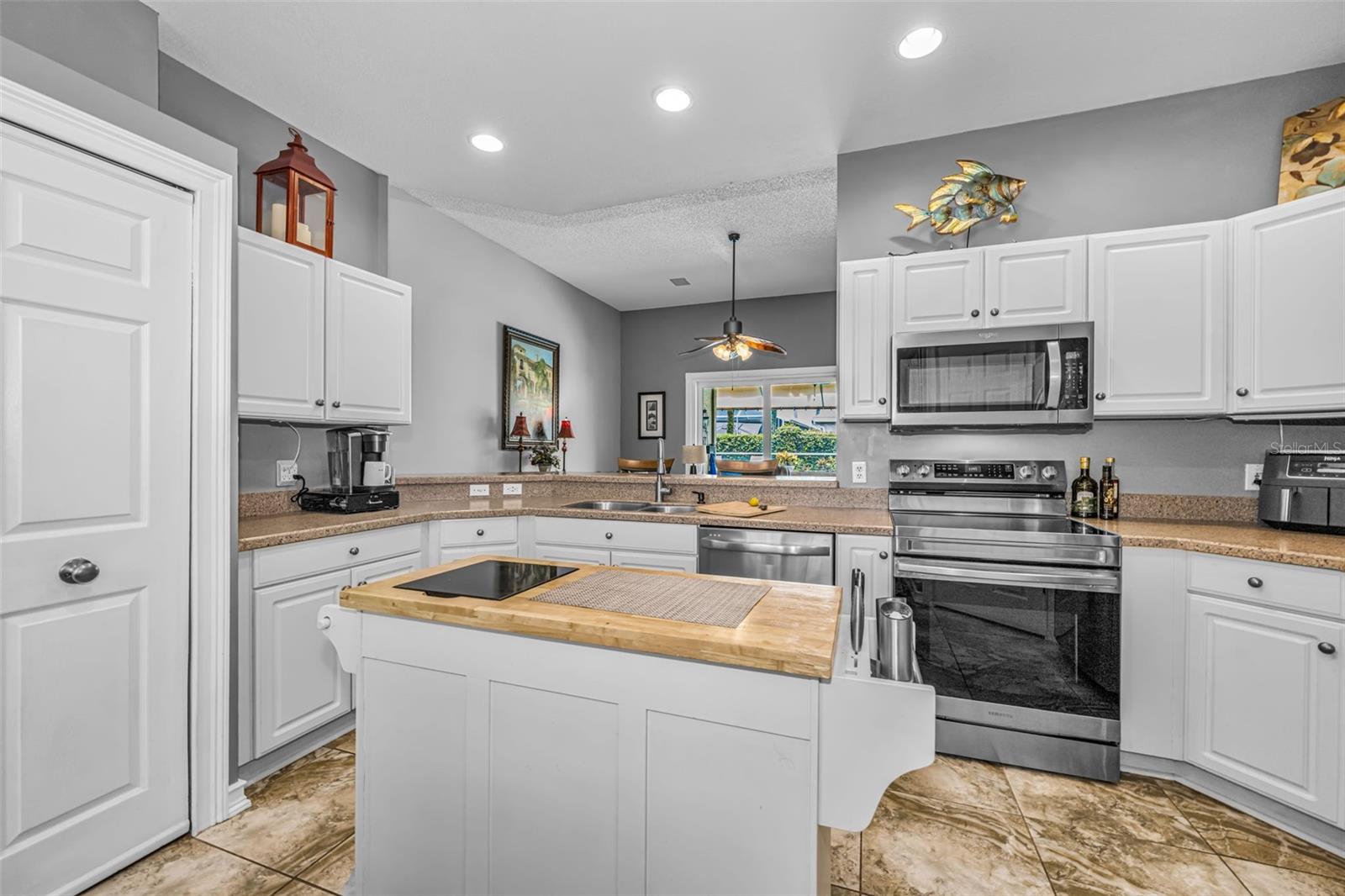 VILLAGES AT FOX HOLLOW WEST - Residential