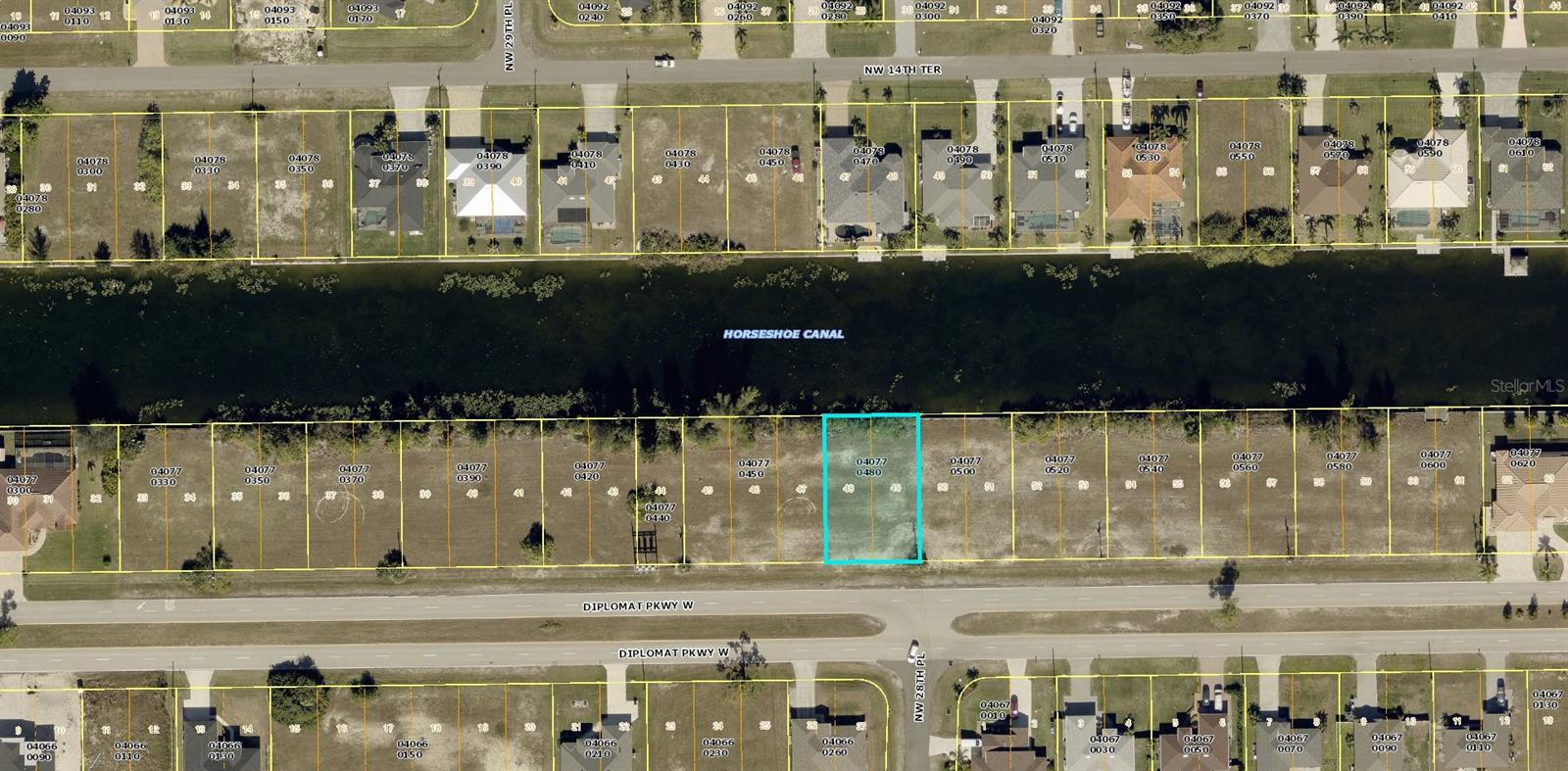 Fantastic opportunity to own a homesite in one of Cape Coral's rapidly growing areas! Whether you're looking to build your dream home, develop your next spec home, or invest in Southwest Florida real estate, this lot offers outstanding potential. Conveniently located near shopping, dining, parks, schools, and major roadways, with easy access throughout Cape Coral and Fort Myers. Surrounded by new construction and continued growth, now is the perfect time to secure your piece of paradise!