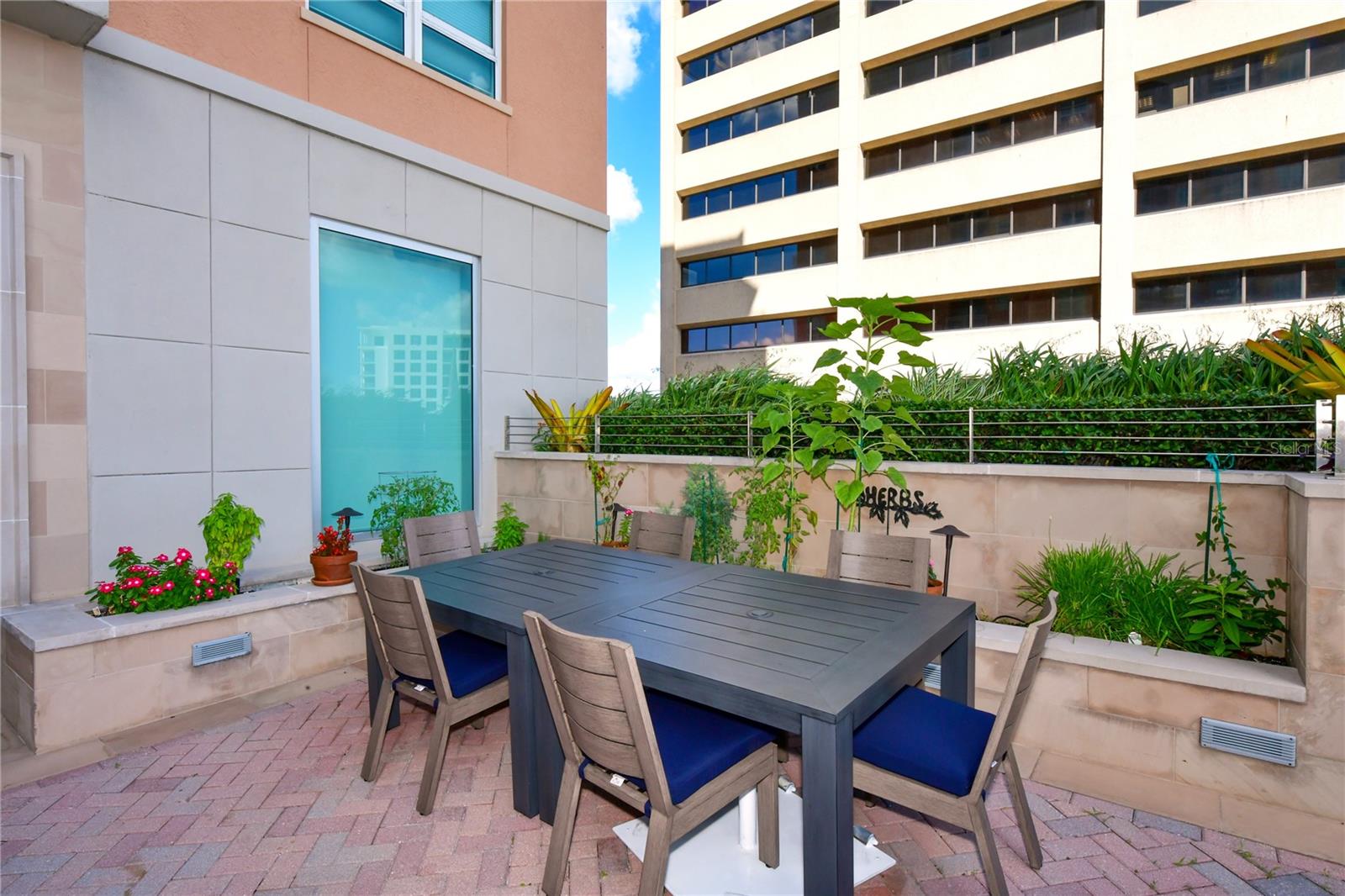 1350 MAIN RESIDENTIAL - Residential