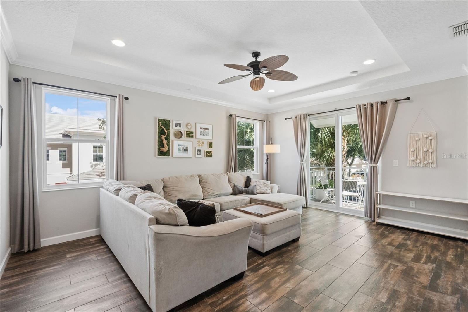GRANDE OAKS AT HEATHROW - Residential