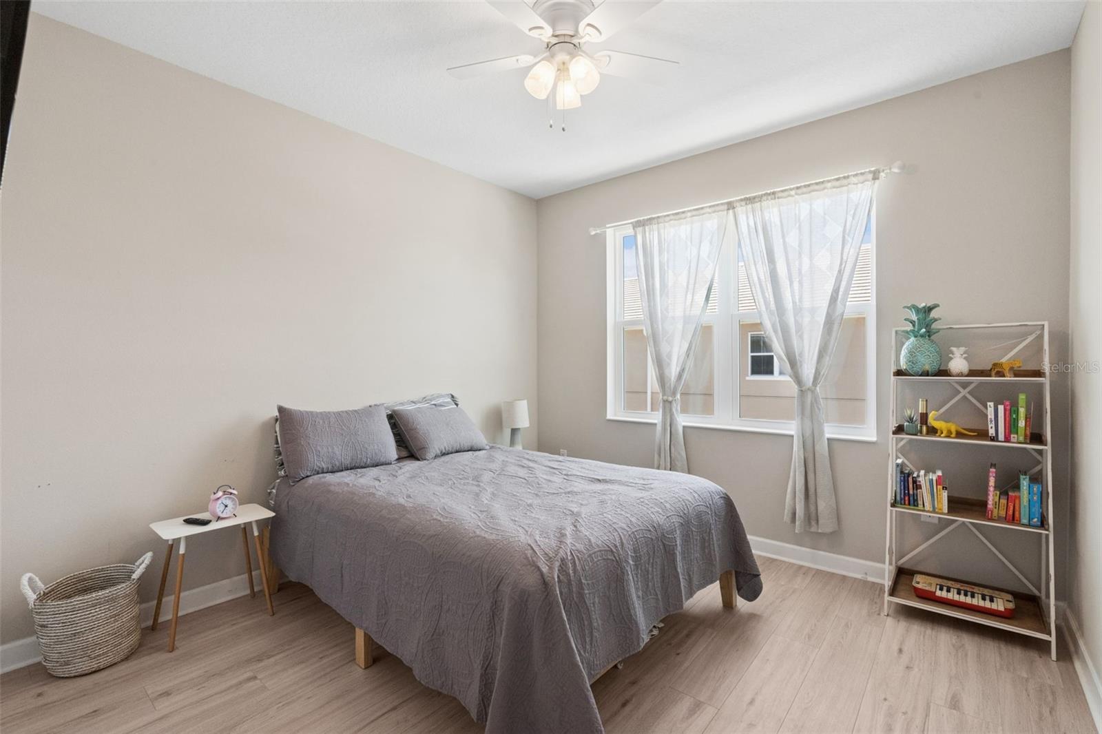 GRANDE OAKS AT HEATHROW - Residential