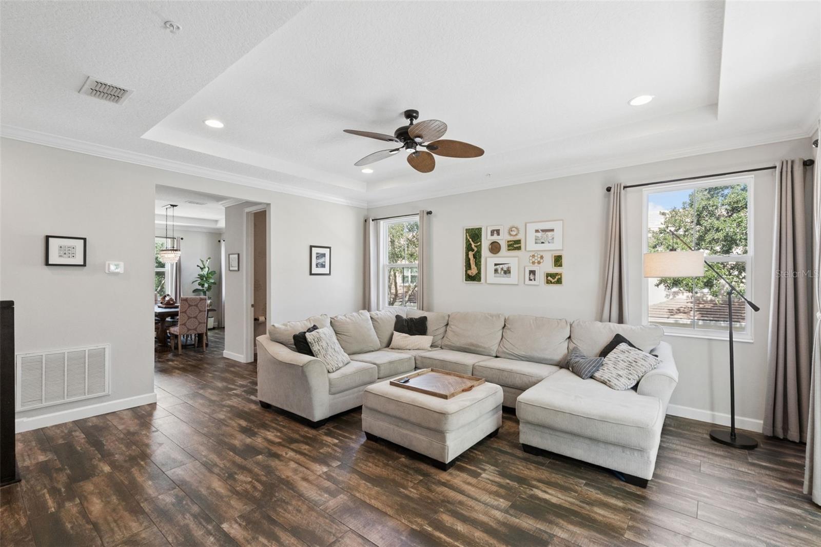 GRANDE OAKS AT HEATHROW - Residential