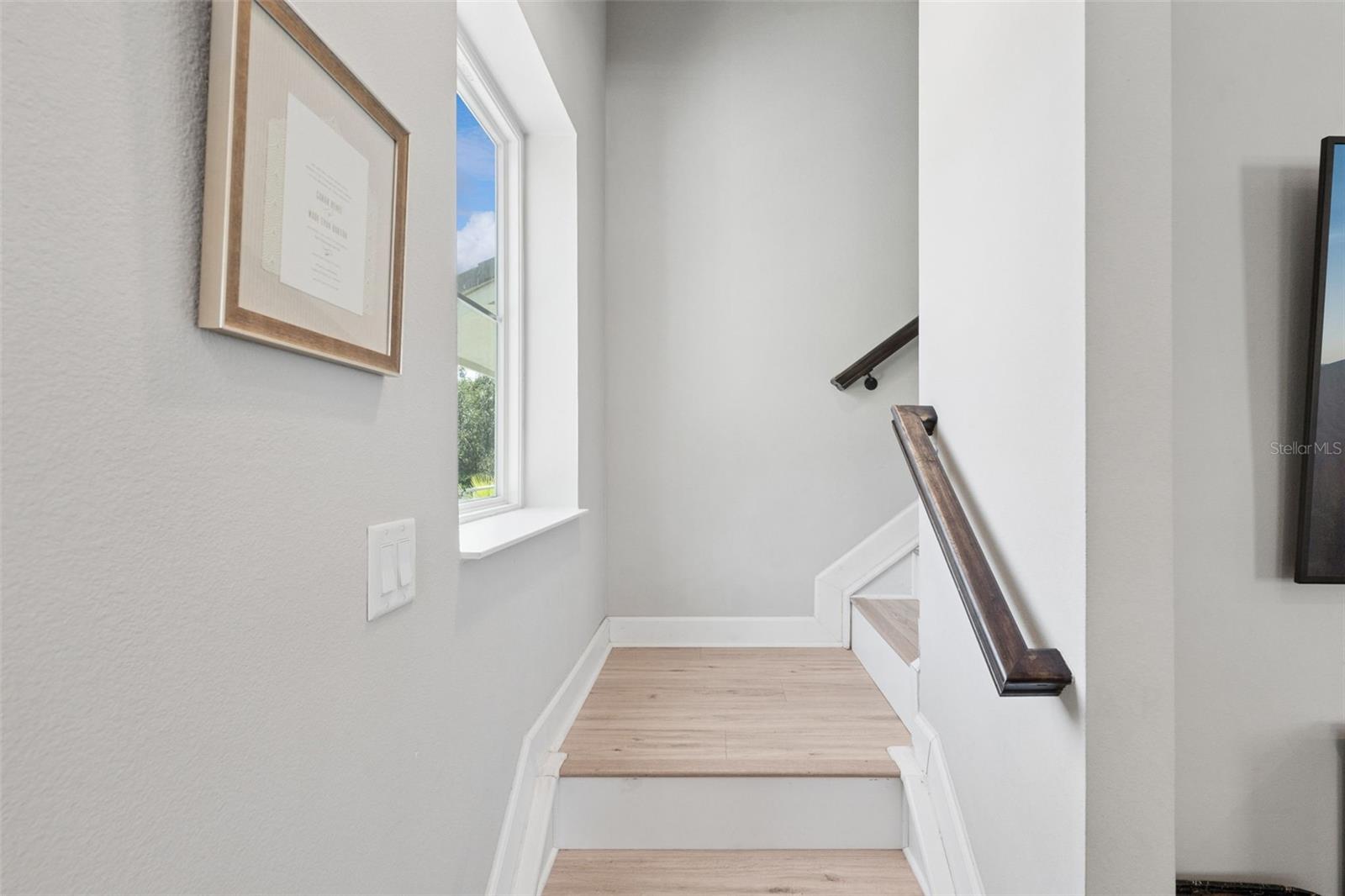 GRANDE OAKS AT HEATHROW - Residential