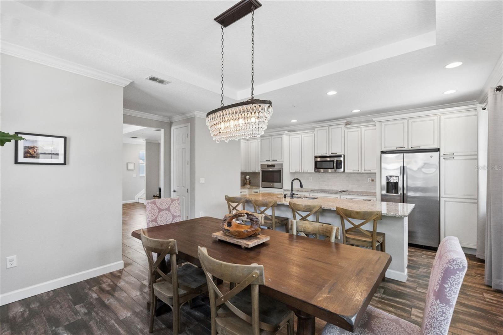 GRANDE OAKS AT HEATHROW - Residential