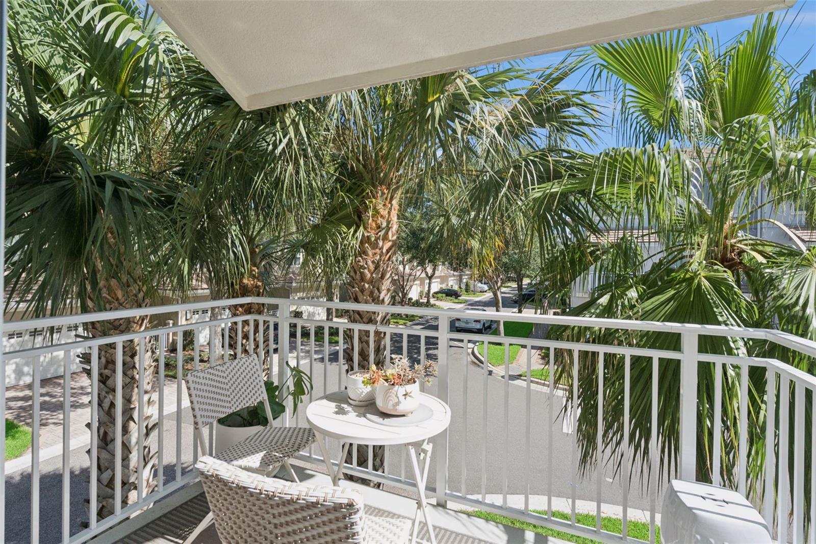 GRANDE OAKS AT HEATHROW - Residential