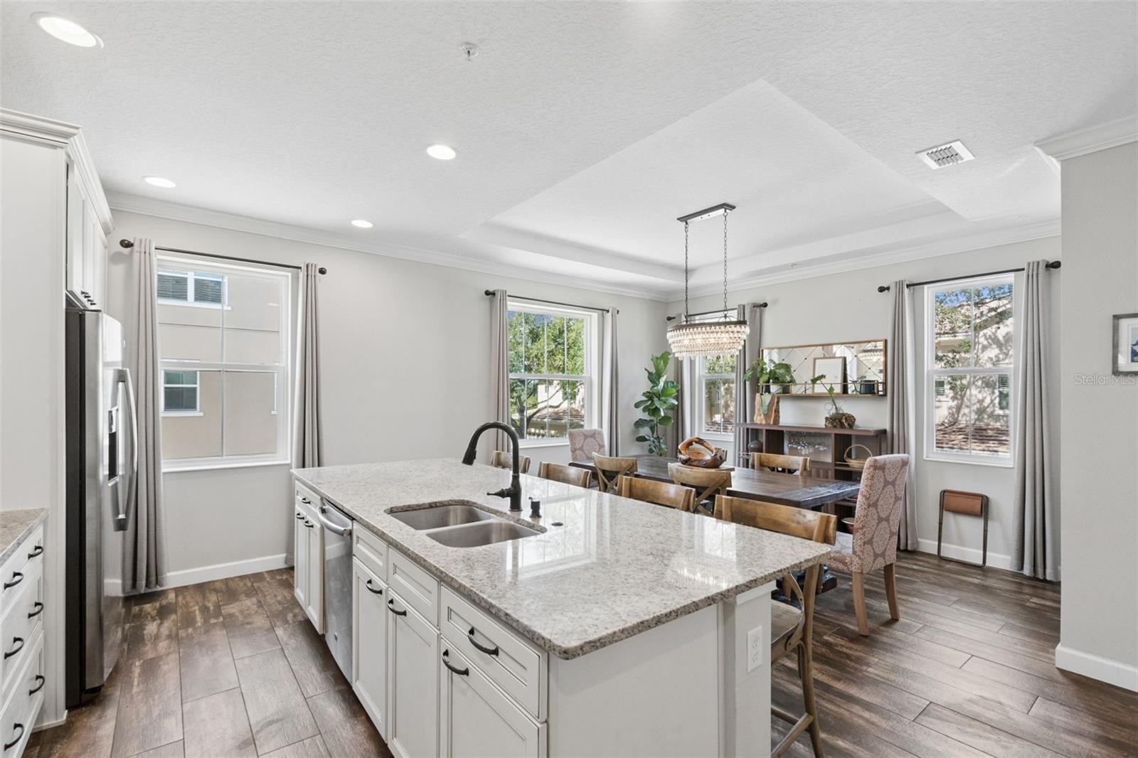 GRANDE OAKS AT HEATHROW - Residential