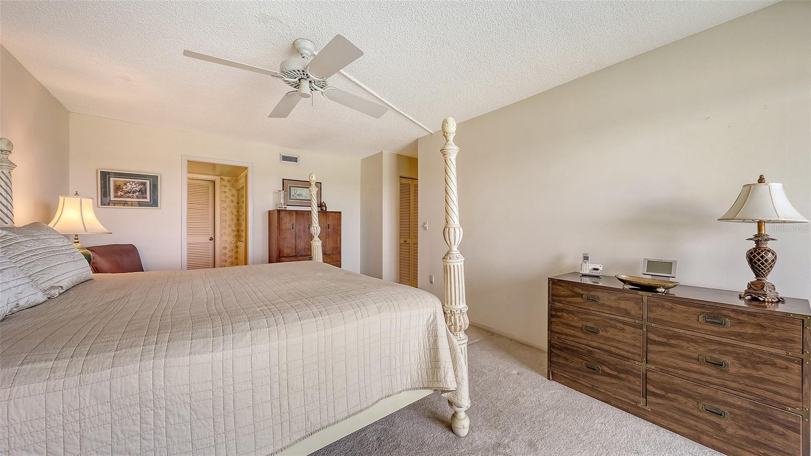 POINTE ON MIDNIGHT PASS - Residential