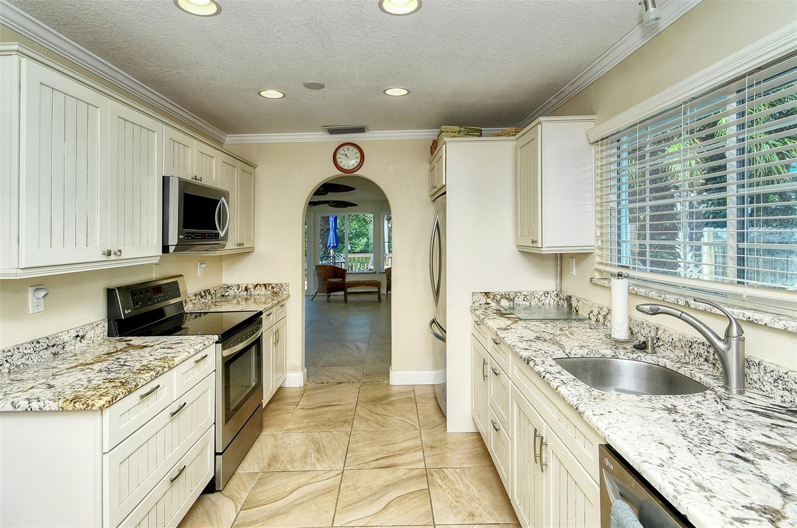 POINTE ON MIDNIGHT PASS - Residential