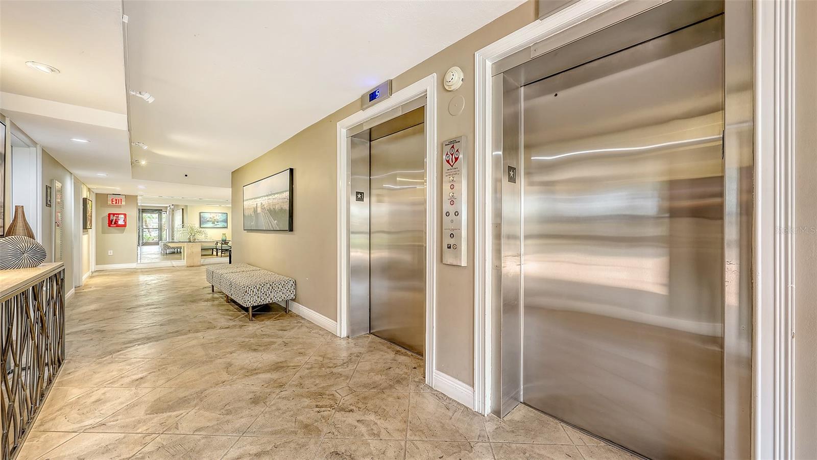 POINTE ON MIDNIGHT PASS - Residential