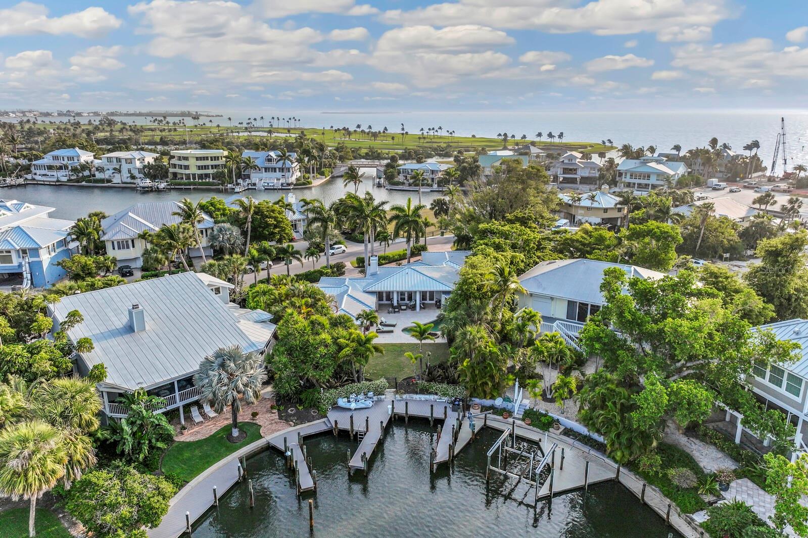 HARBOR DRIVE WATERWAYS - Residential