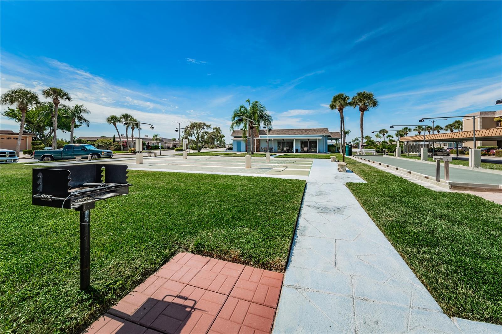BOCA CIEGA POINT EAST - Residential