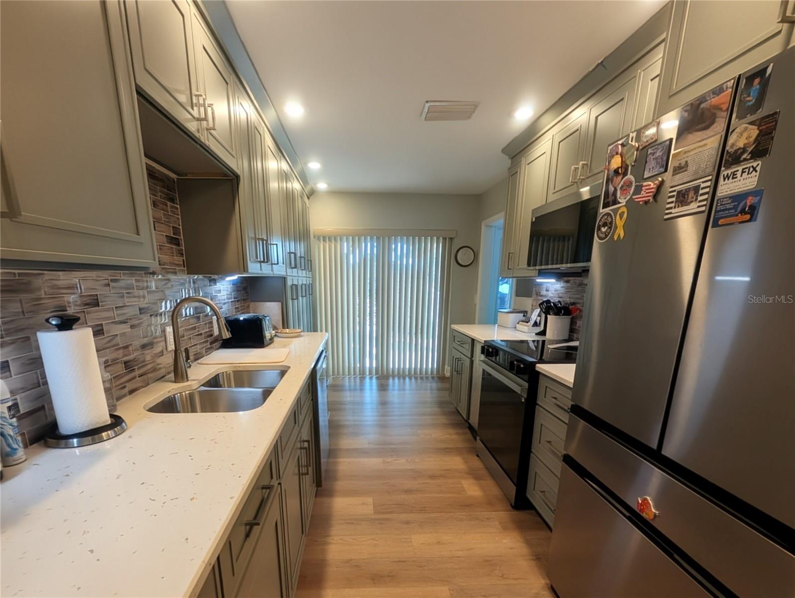 BOCA CIEGA POINT EAST - Residential