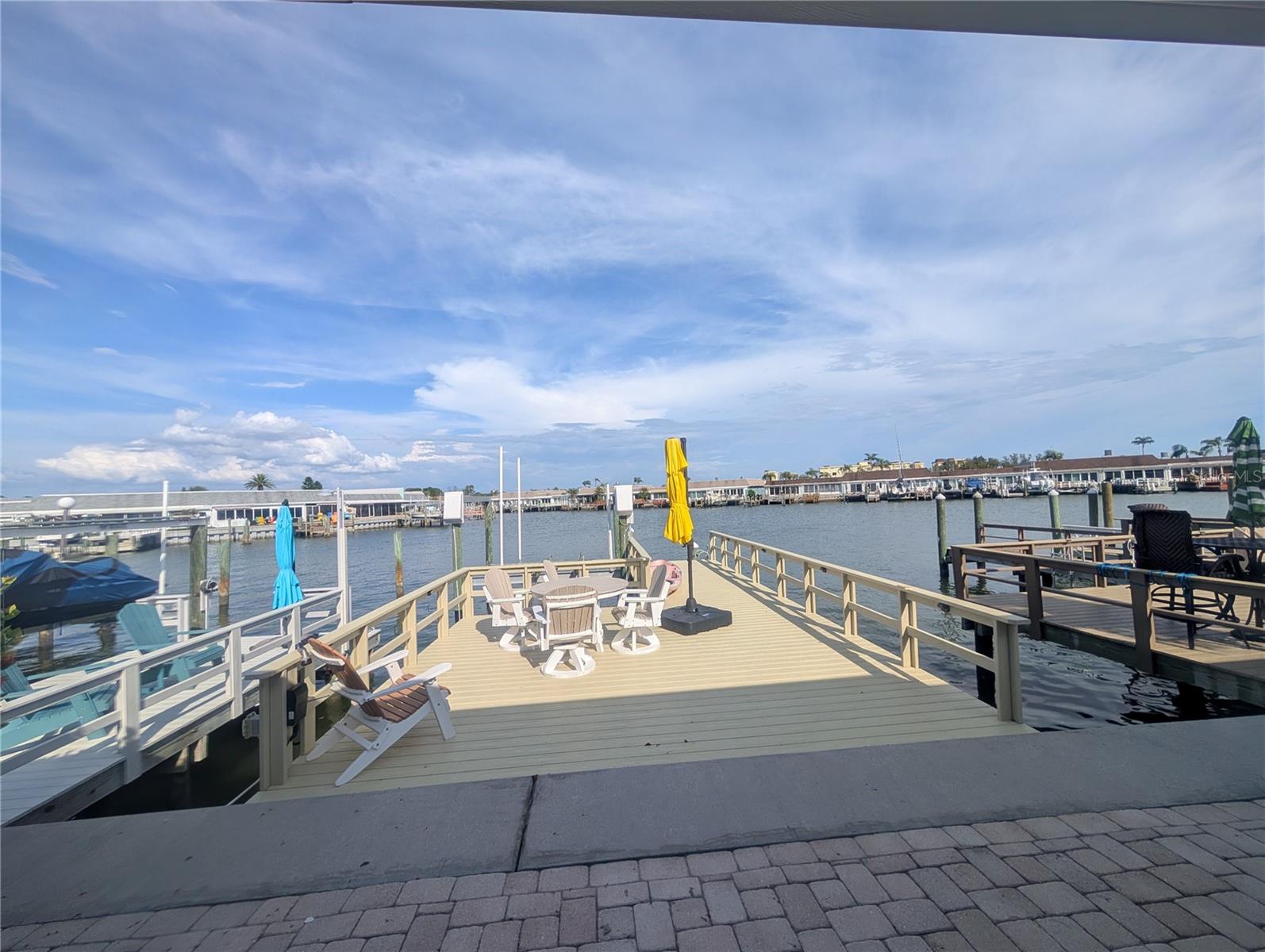 BOCA CIEGA POINT EAST - Residential