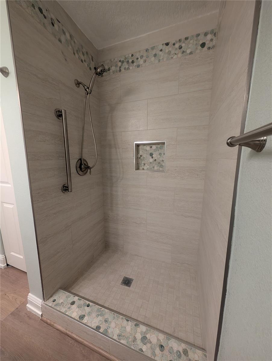 BOCA CIEGA POINT EAST - Residential