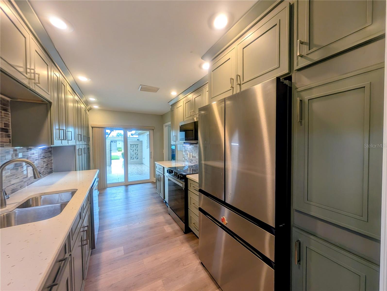 BOCA CIEGA POINT EAST - Residential