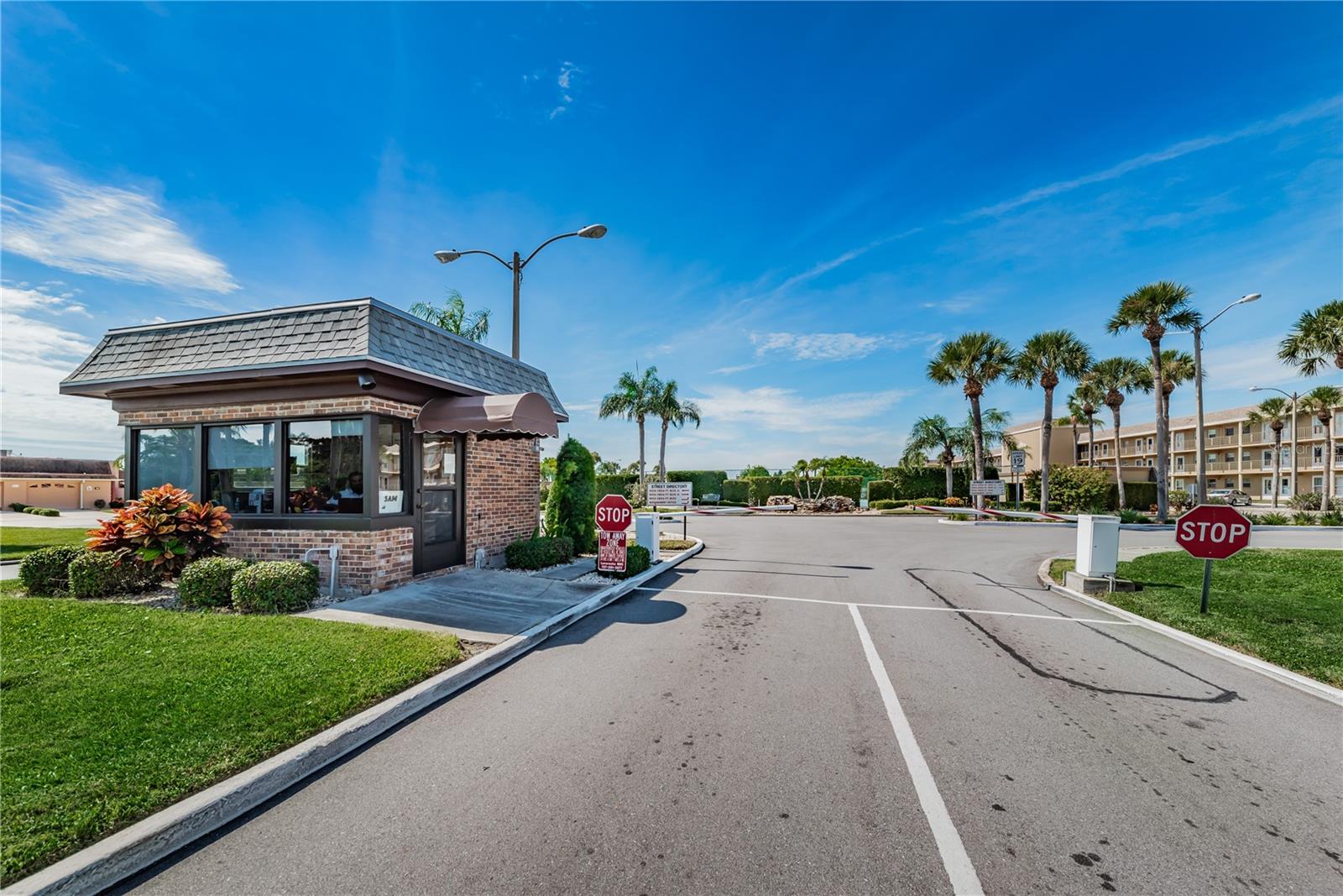 BOCA CIEGA POINT EAST - Residential