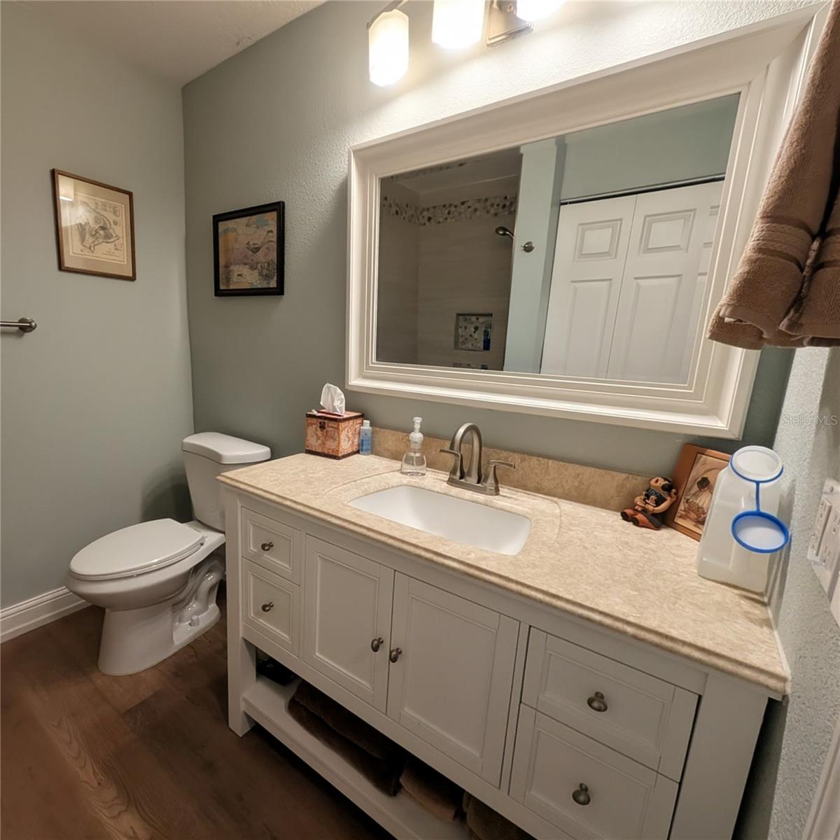 BOCA CIEGA POINT EAST - Residential