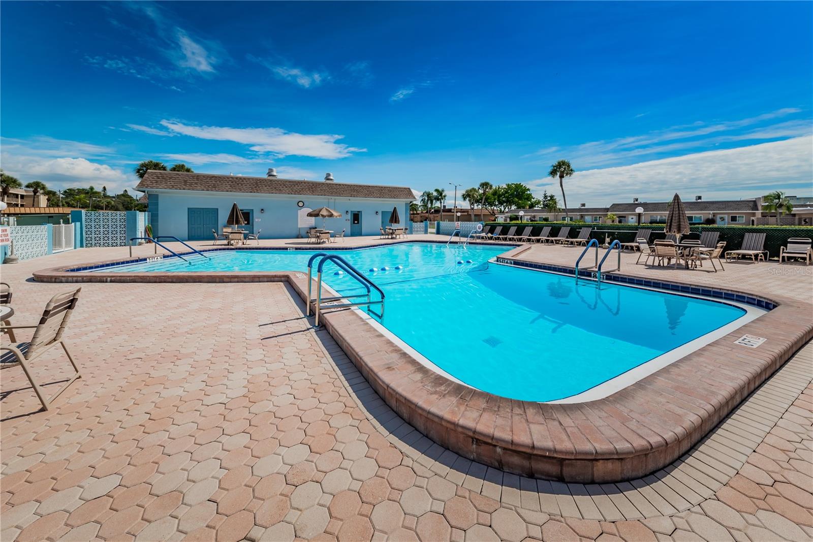 BOCA CIEGA POINT EAST - Residential