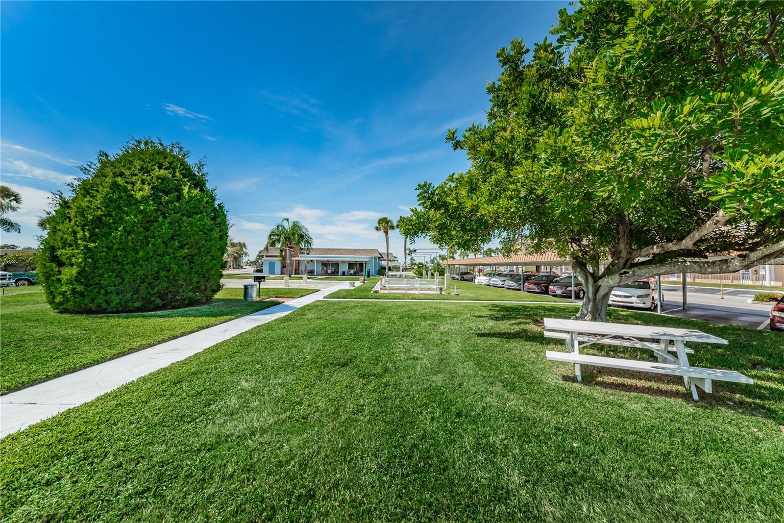 BOCA CIEGA POINT EAST - Residential