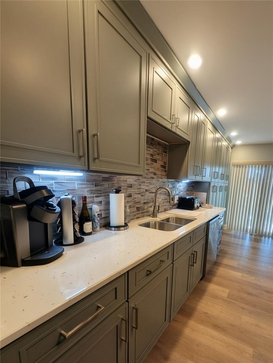 BOCA CIEGA POINT EAST - Residential