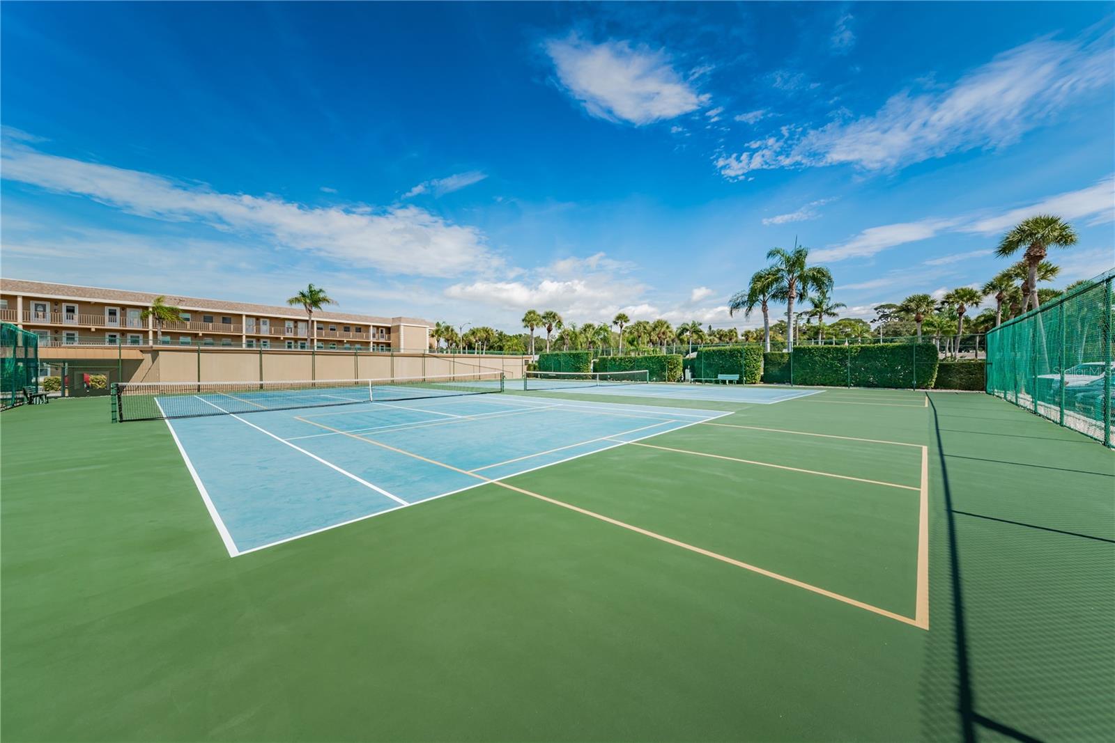 BOCA CIEGA POINT EAST - Residential