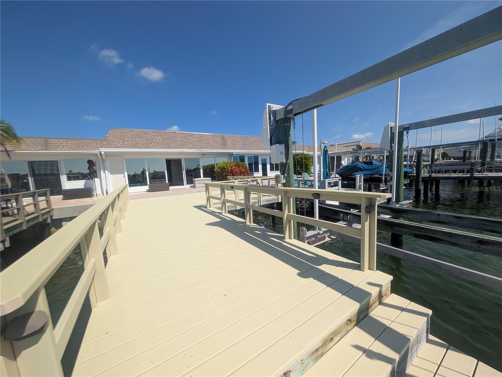 BOCA CIEGA POINT EAST - Residential