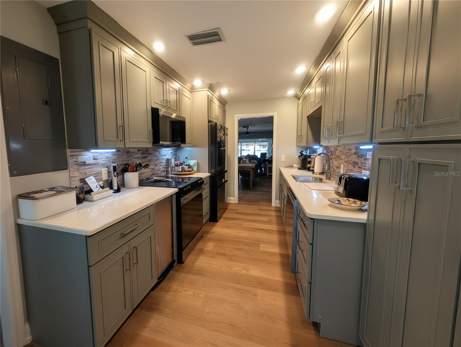 BOCA CIEGA POINT EAST - Residential