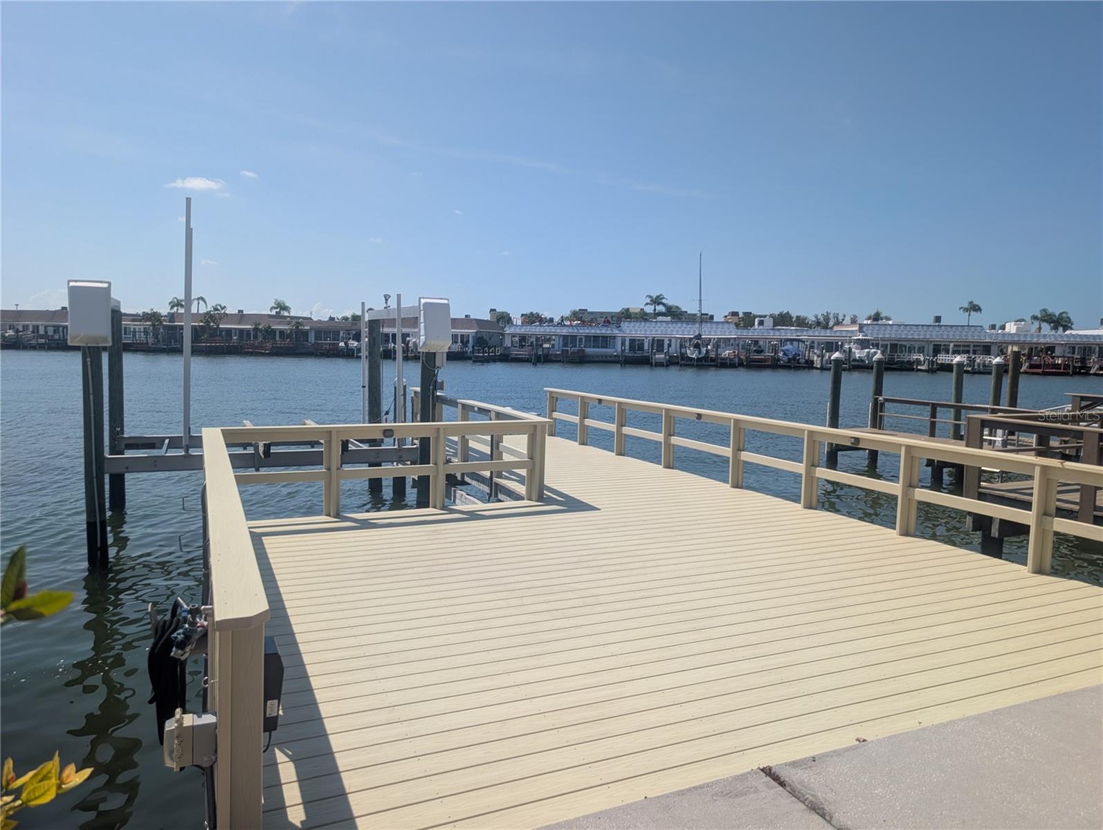 BOCA CIEGA POINT EAST - Residential