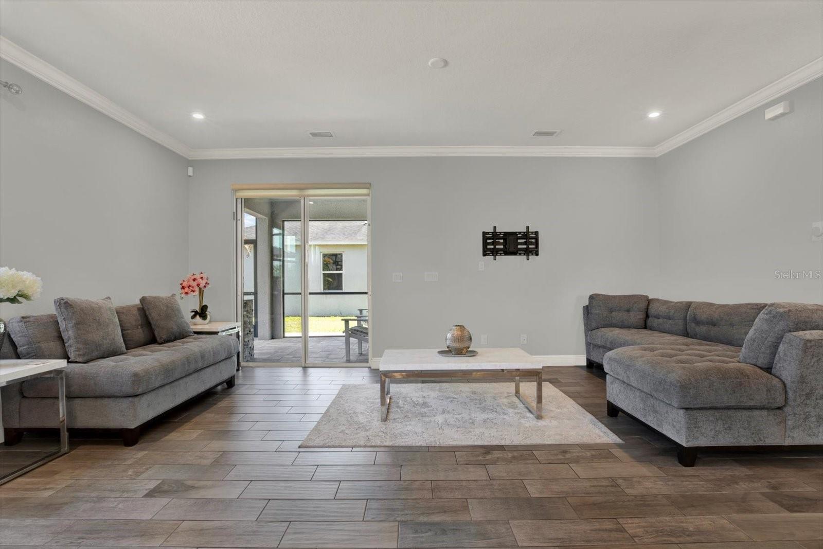 LUCAYA LAKE CLUB PH 3 - Residential