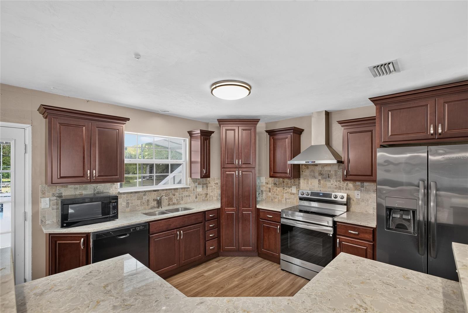 KEYSTONE CLUB ESTATES - Residential
