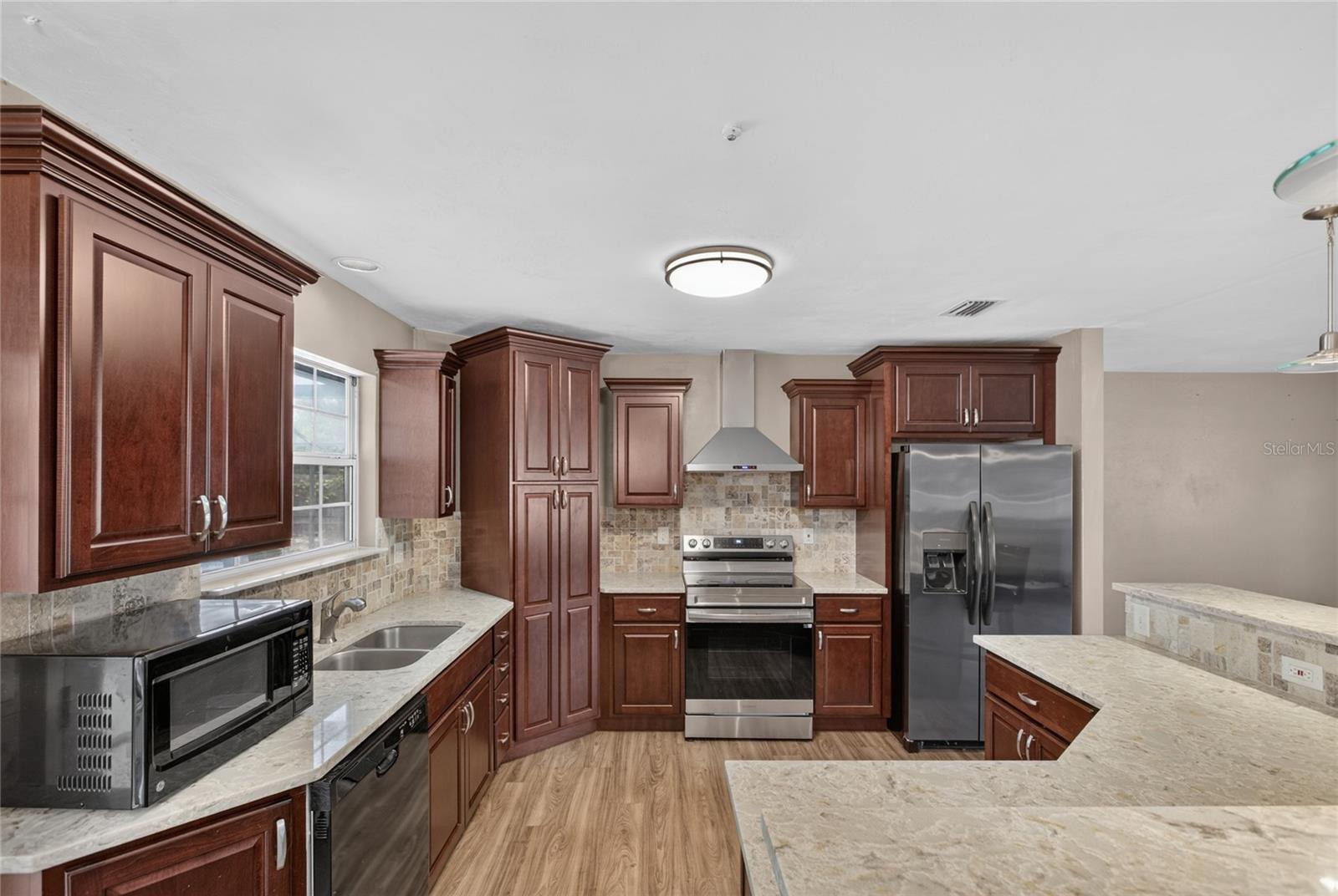 KEYSTONE CLUB ESTATES - Residential