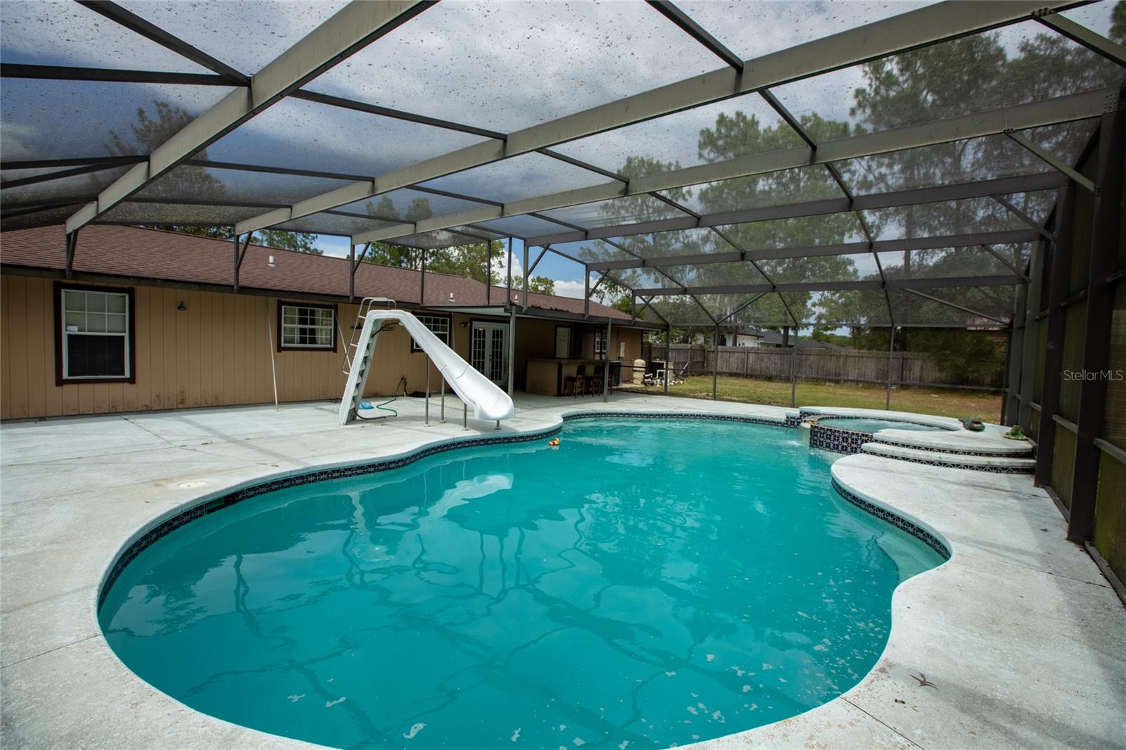KEYSTONE CLUB ESTATES - Residential