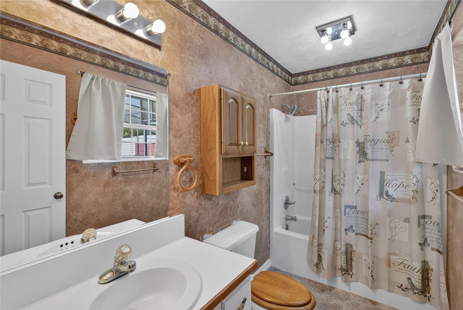 KEYSTONE CLUB ESTATES - Residential