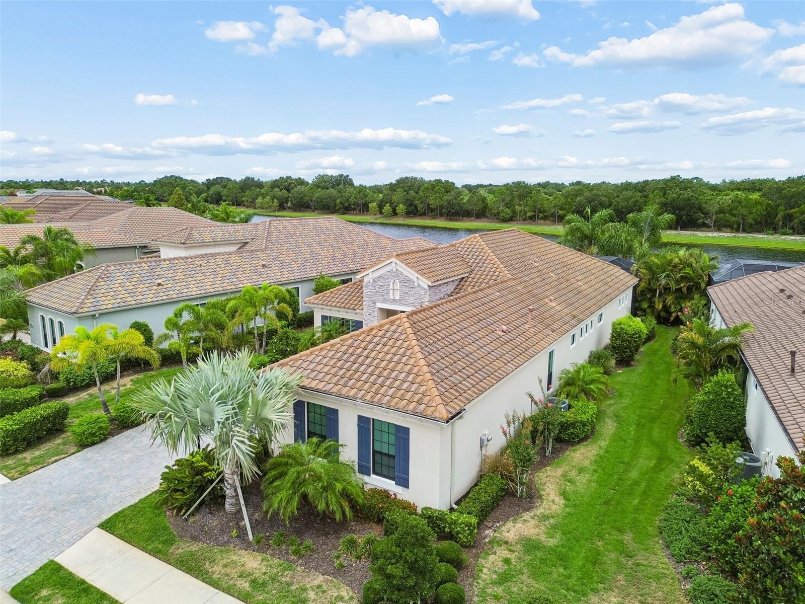 COUNTRY CLUB EAST AT LAKEWD RNCH VV1 - Residential