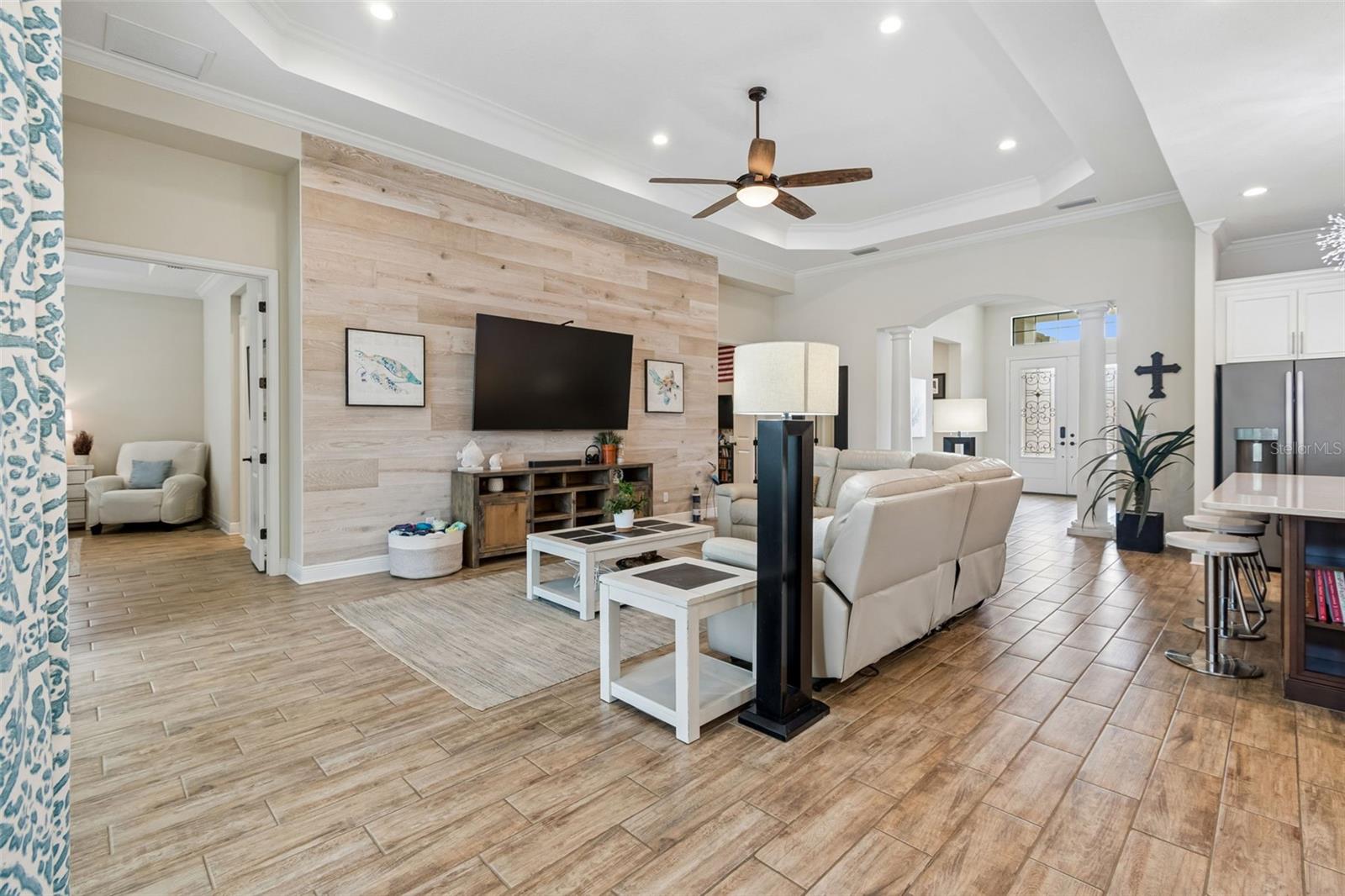 COUNTRY CLUB EAST AT LAKEWD RNCH VV1 - Residential