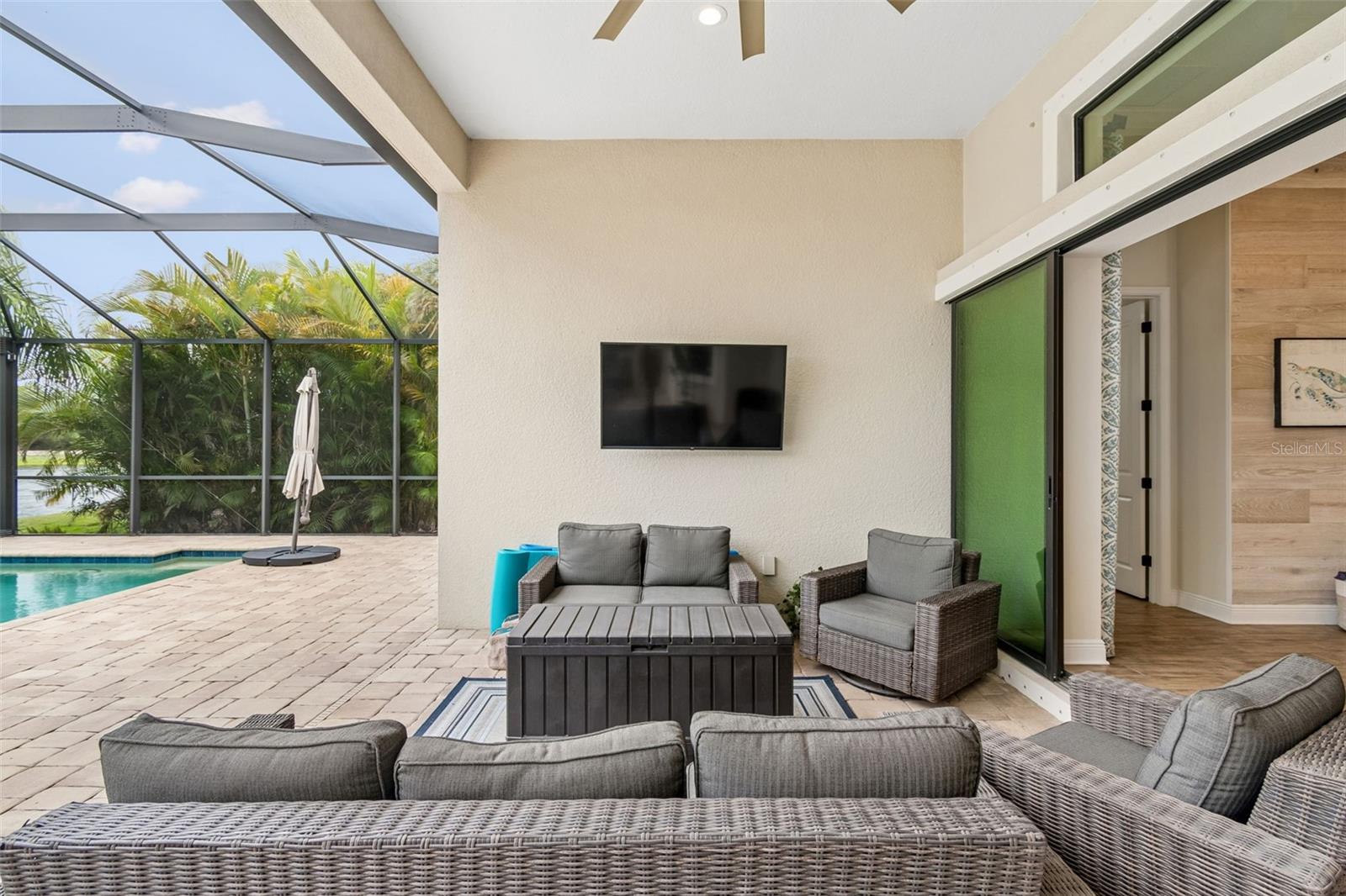 COUNTRY CLUB EAST AT LAKEWD RNCH VV1 - Residential