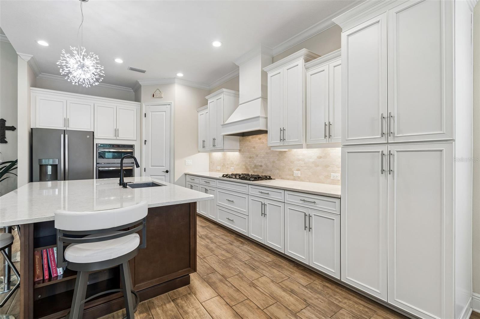 COUNTRY CLUB EAST AT LAKEWD RNCH VV1 - Residential