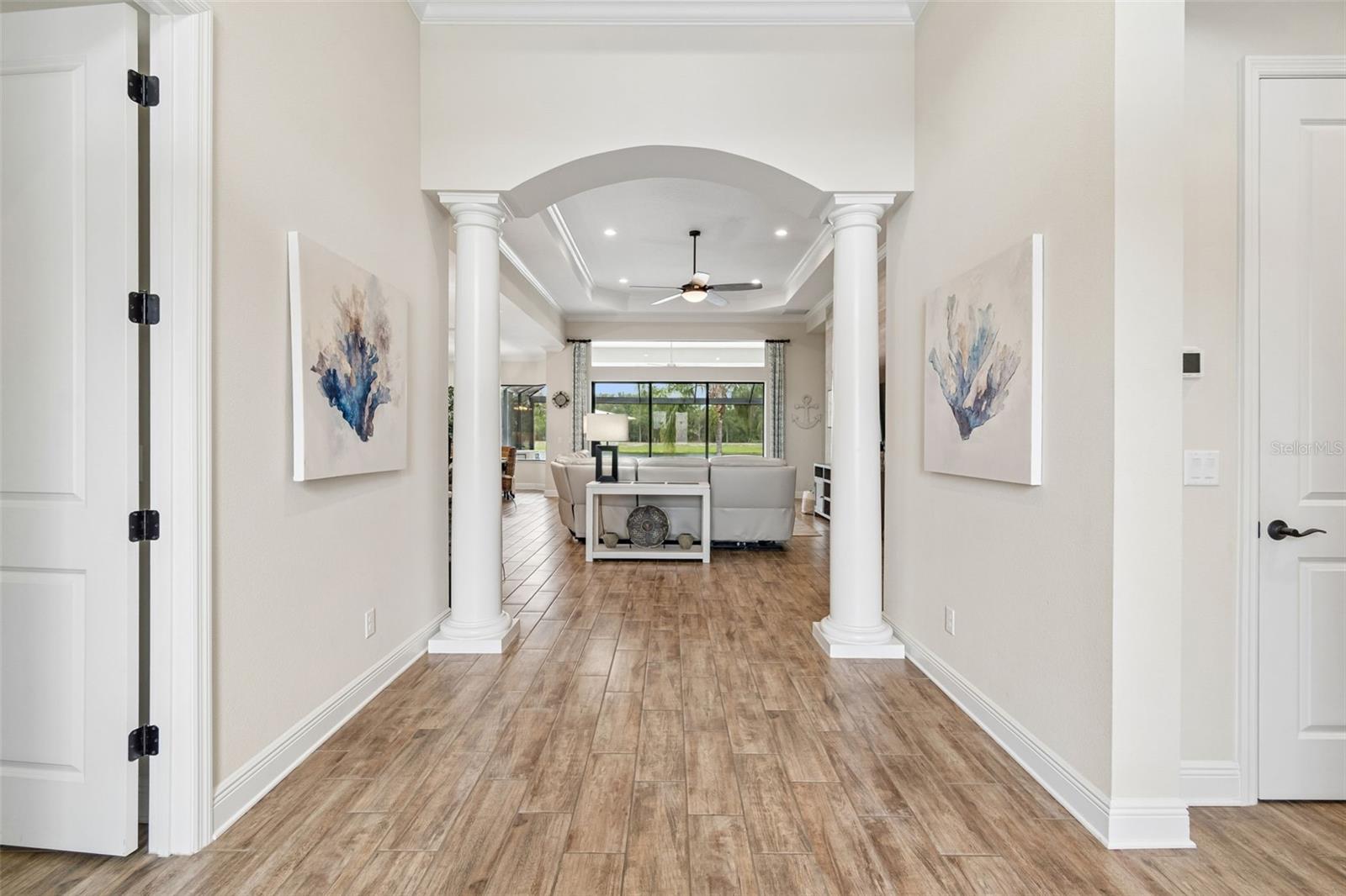 COUNTRY CLUB EAST AT LAKEWD RNCH VV1 - Residential