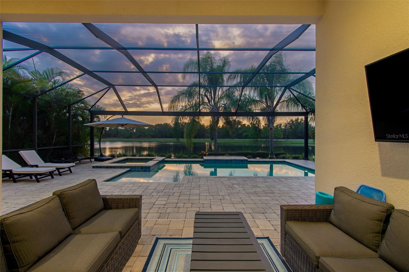 COUNTRY CLUB EAST AT LAKEWD RNCH VV1 - Residential