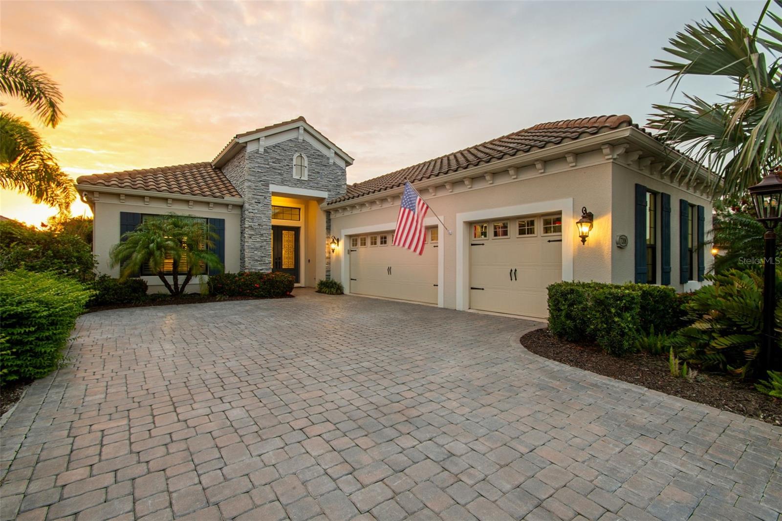 COUNTRY CLUB EAST AT LAKEWD RNCH VV1 - Residential