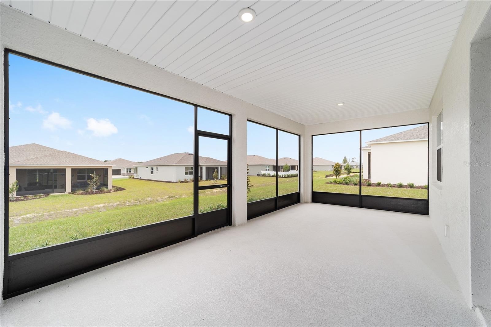 ON TOP OF THE WORLD - Residential