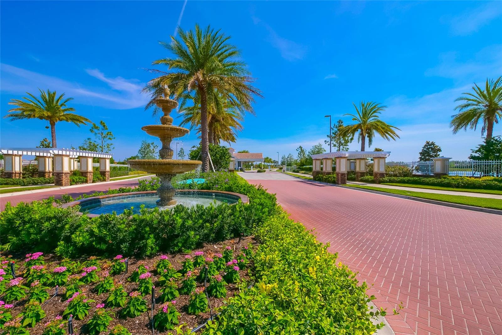 COUNTRY CLUB EAST - Residential