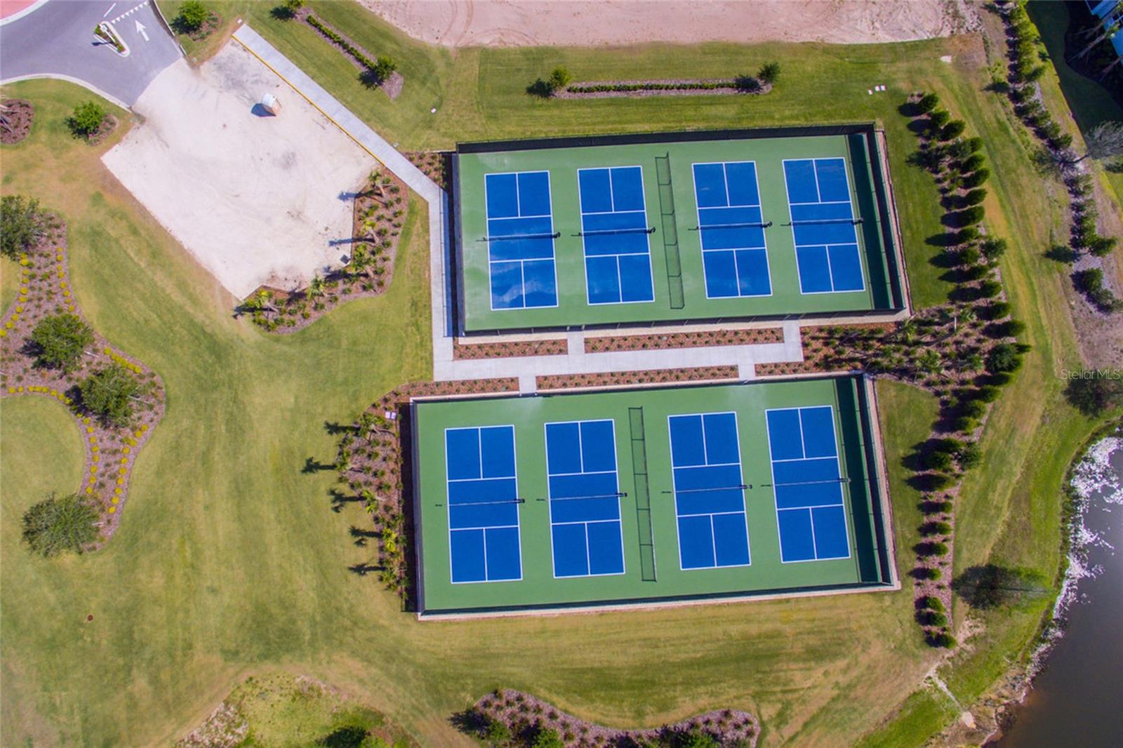 COUNTRY CLUB EAST - Residential