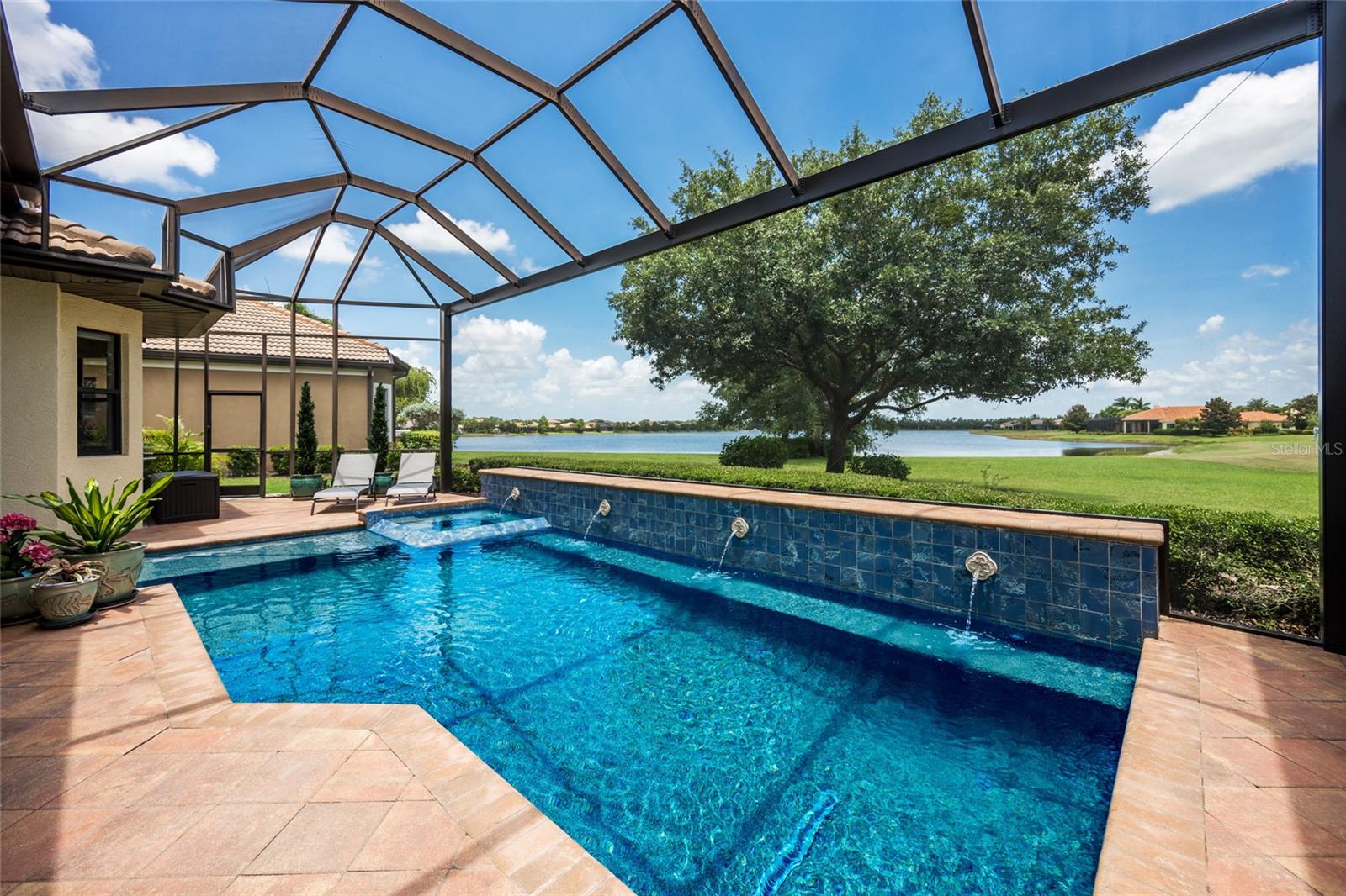 COUNTRY CLUB EAST - Residential