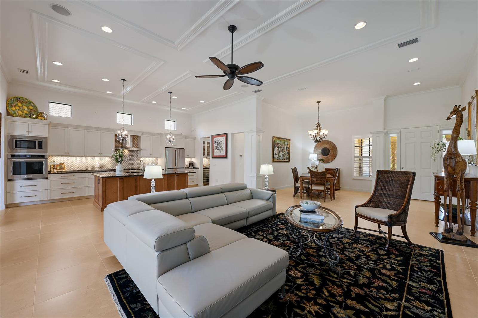 COUNTRY CLUB EAST - Residential